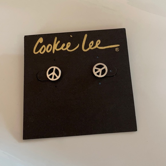Cookie Lee Peace sign earrings - Picture 1 of 3